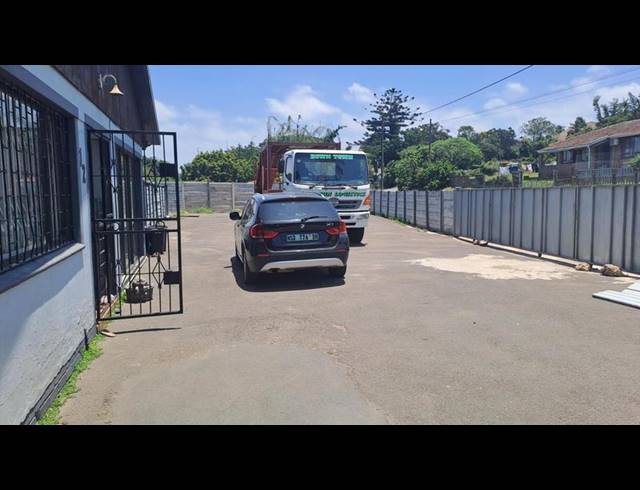 5 BEDROOM HOUSE FOR SALE IN SEA VIEW